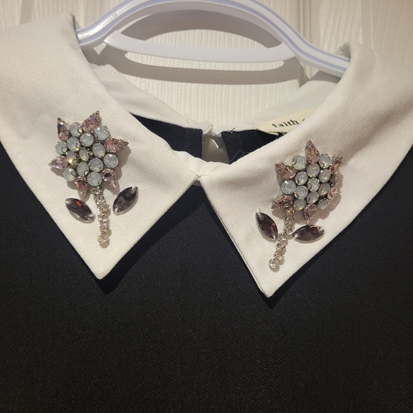 Top with embellishments - Picture 2 of 2